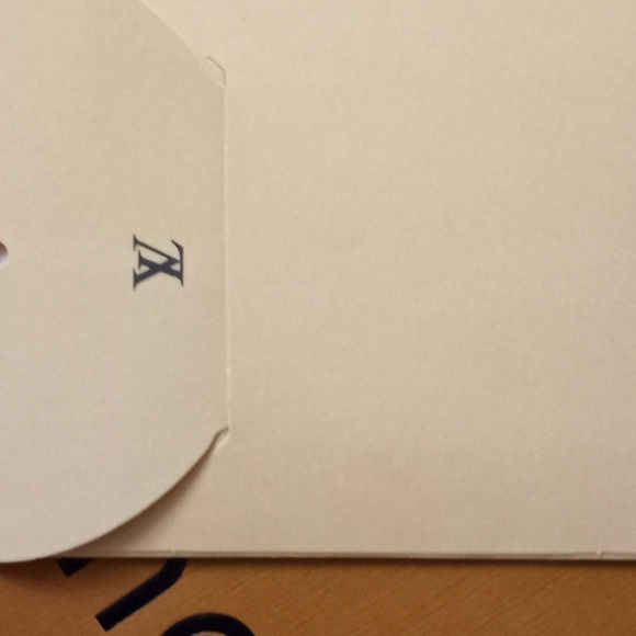 Authentic Empty Louis Vuitton box and bag - Picture 7 of 8